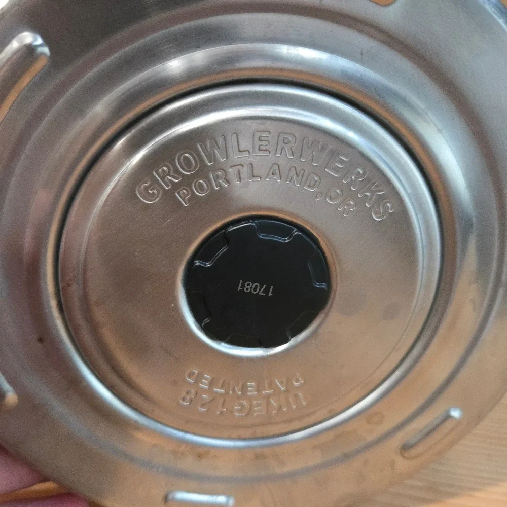 GrowlerWerks Beer Growler uKeg 128 Pressurized Dispenser Stainless Steel‎ Silver